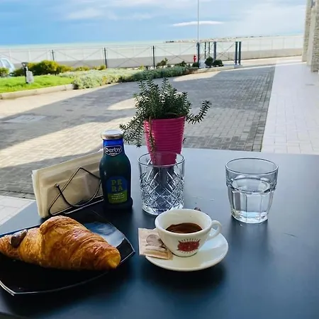 度假居 Apartament Garden-marina Sveva 新萨尔沃