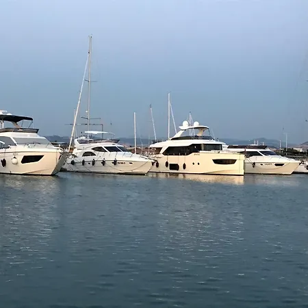 Apartament Garden-marina Sveva 度假居