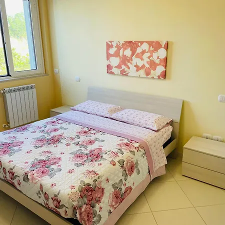 Apartament Garden-marina Sveva 度假居 新萨尔沃