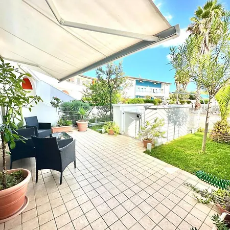 Garden-marina Sveva 度假居 *
